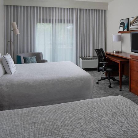 Courtyard By Marriott Jacksonville At The Mayo Clinic Campus/Beaches Extérieur photo
