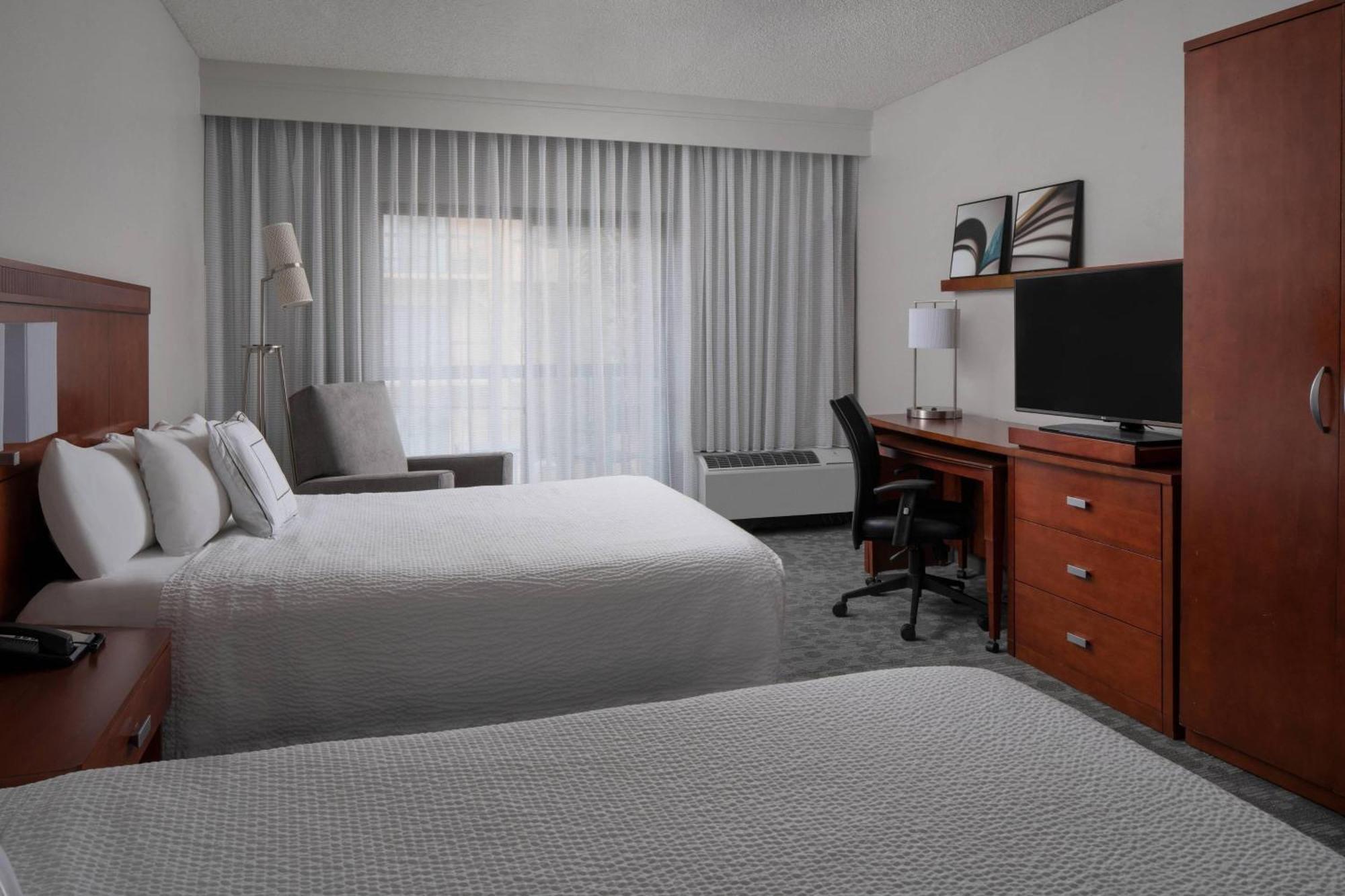 Courtyard By Marriott Jacksonville At The Mayo Clinic Campus/Beaches Extérieur photo