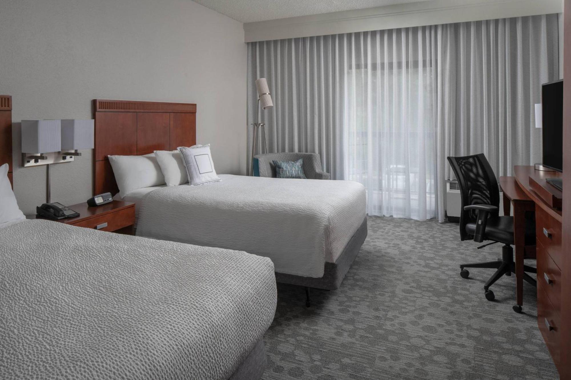 Courtyard By Marriott Jacksonville At The Mayo Clinic Campus/Beaches Extérieur photo