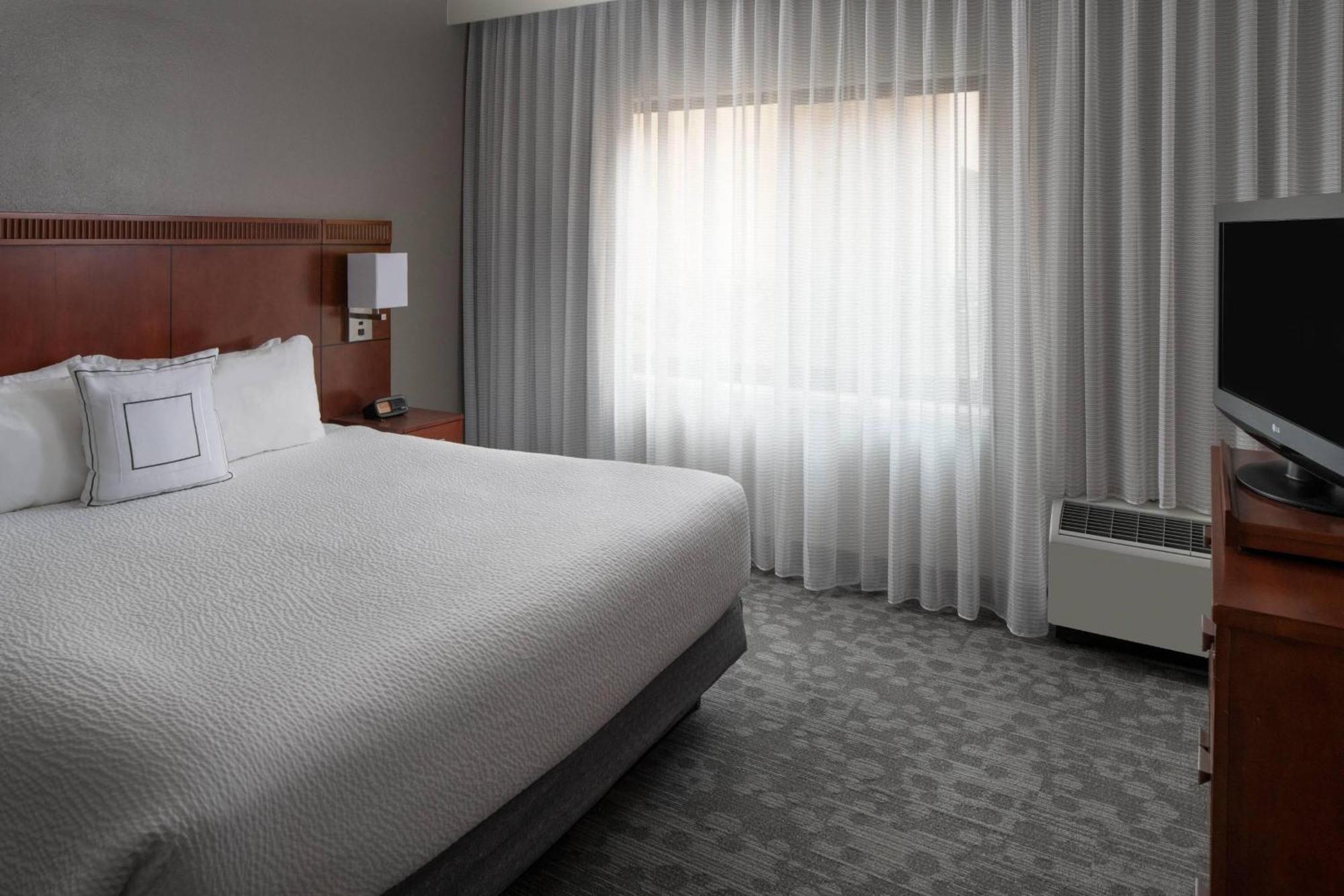 Courtyard By Marriott Jacksonville At The Mayo Clinic Campus/Beaches Extérieur photo
