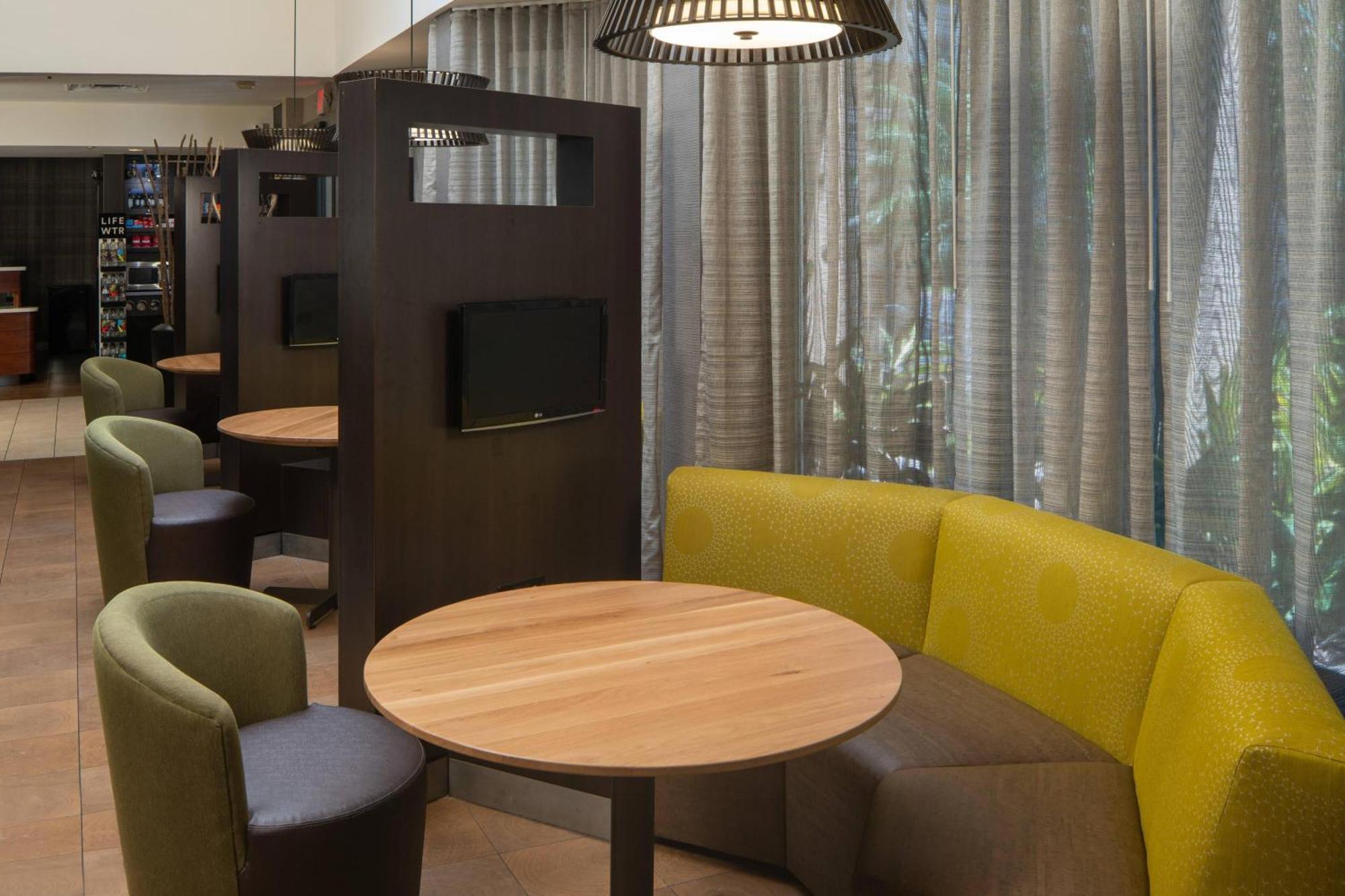 Courtyard By Marriott Jacksonville At The Mayo Clinic Campus/Beaches Extérieur photo