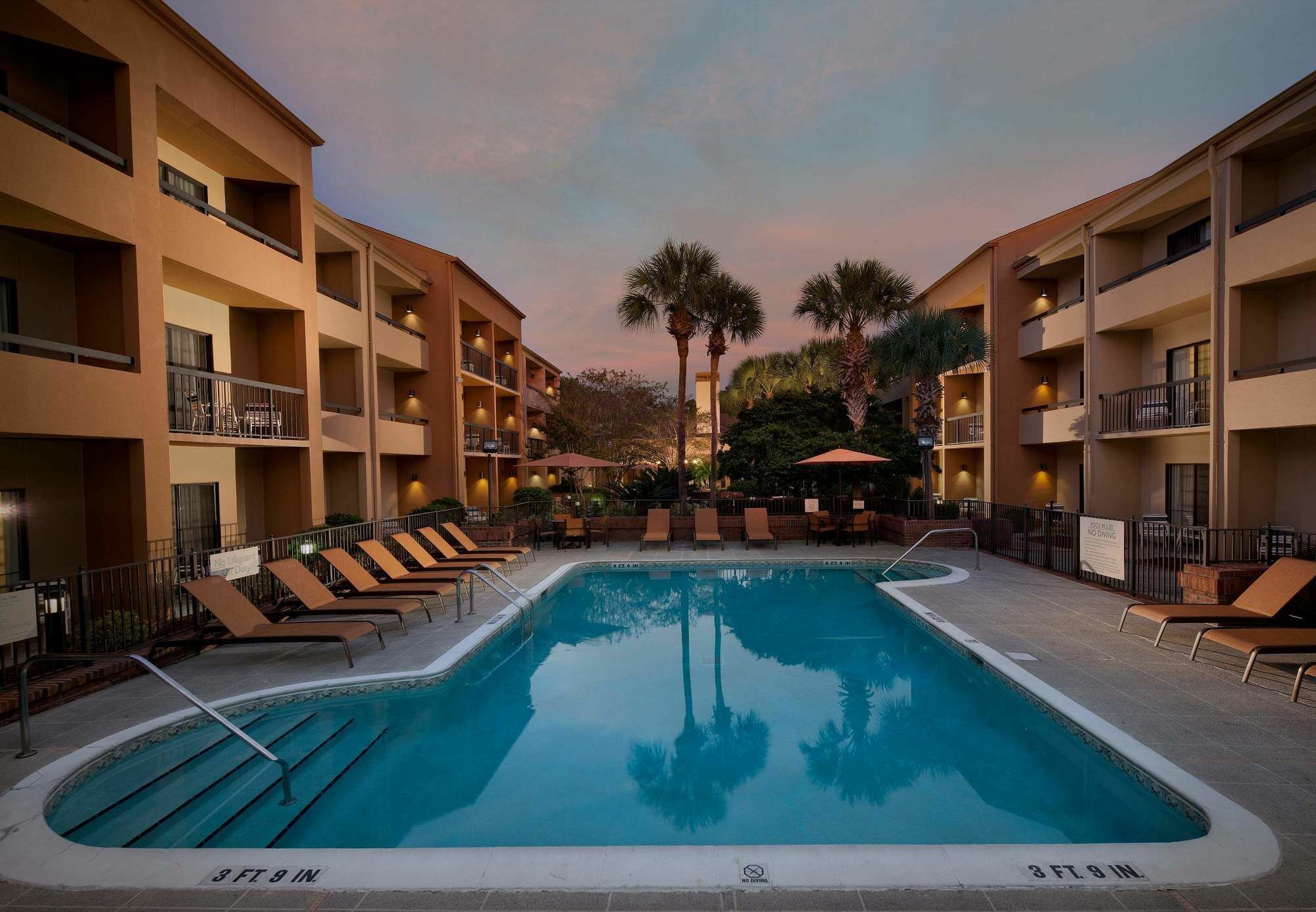 Courtyard By Marriott Jacksonville At The Mayo Clinic Campus/Beaches Extérieur photo